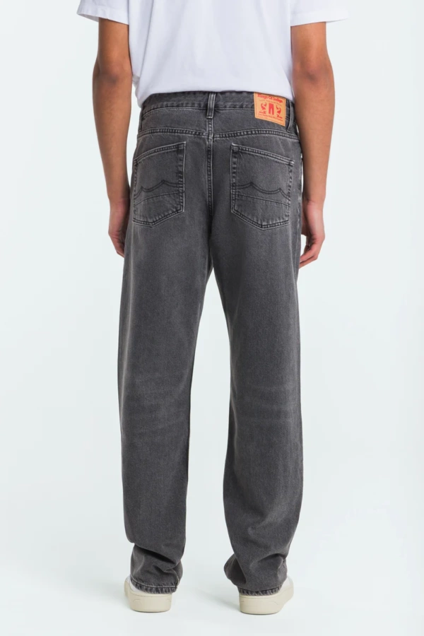 KINGS OF INDIGO Roy Relaxed Straight Fit Jeans Holo Grey Worn