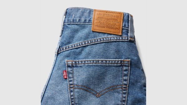 LEVIS 80`s Mom Shorts Cool City Whip