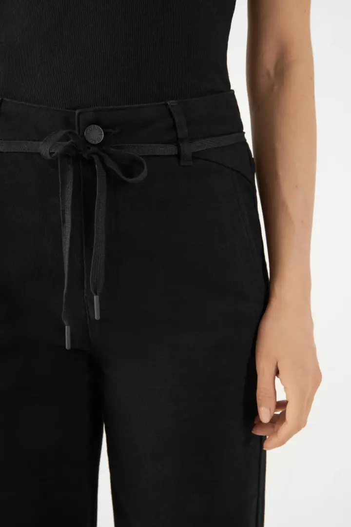 DAWN DENIM Dew Flared Soft Denim – French Pocket – Stay Black